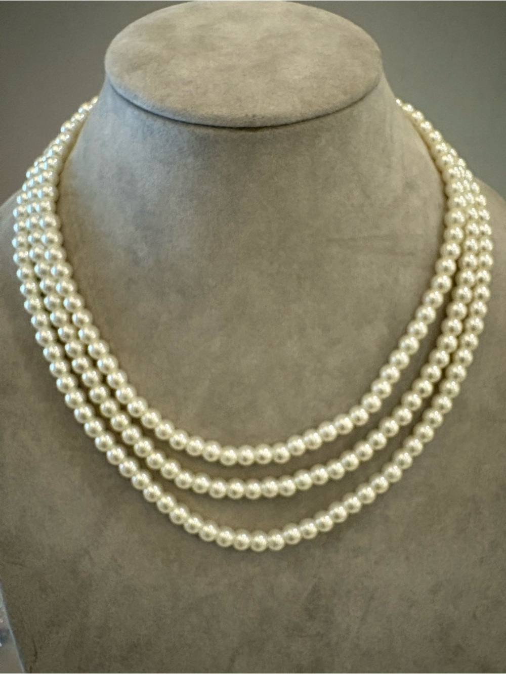 White Pearl Necklace with Multiple Styling Options